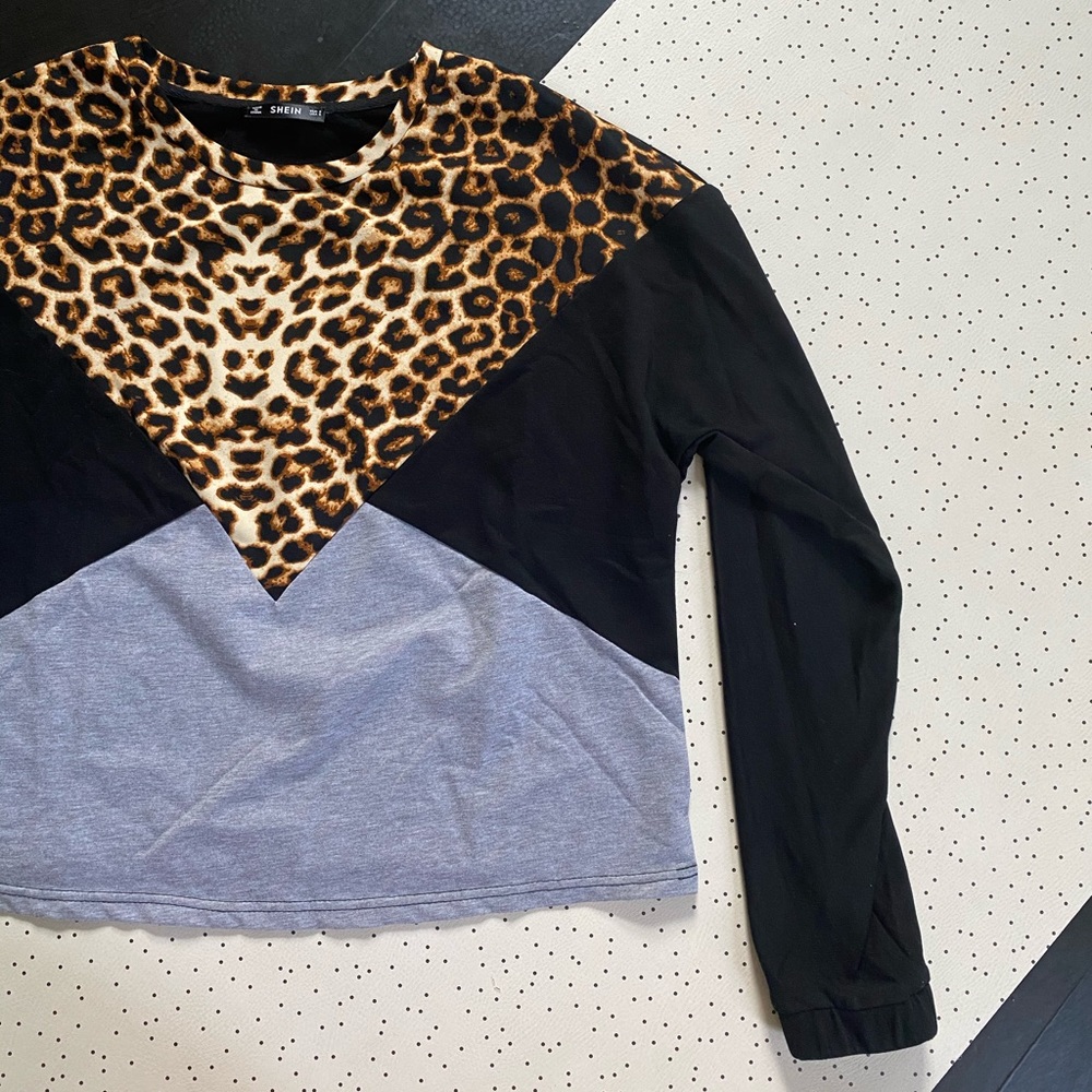 Cheetah print color block long sleeve shirt